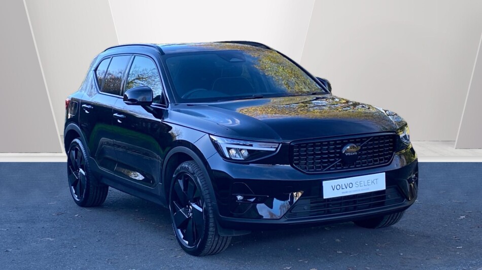 Volvo XC40 2.0 B4P Plus Black Edition 5dr Auto Petrol Estate